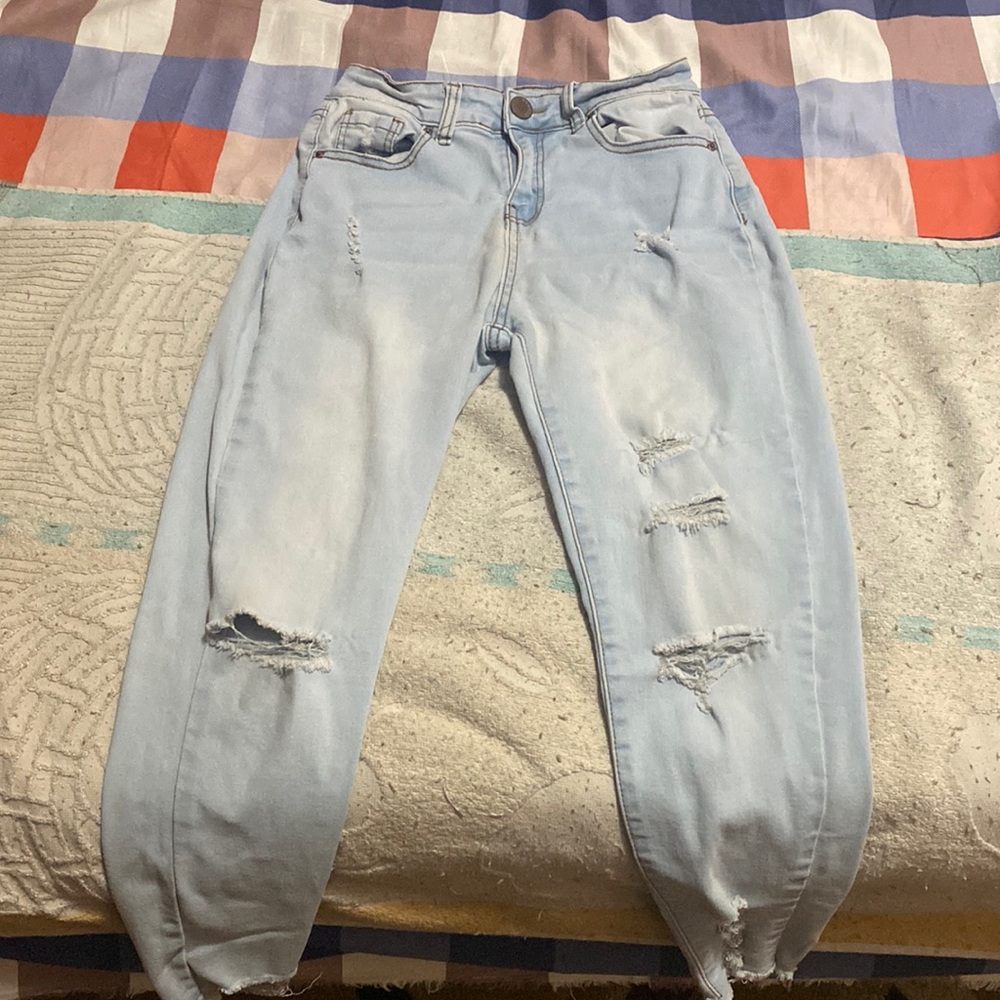 I’m selling a skinny Jean and the brand is Bamboo and size is 5/6.